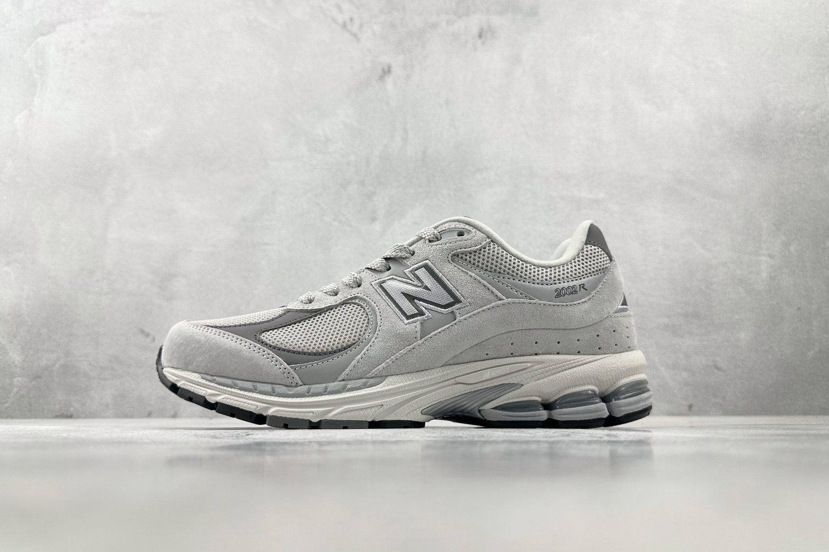 New Balance 2002 Sneakers