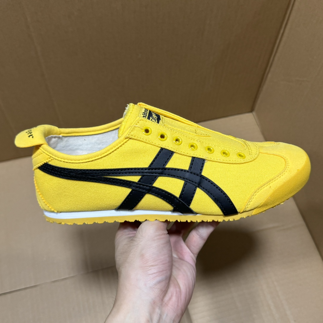 ASICS Sneakers