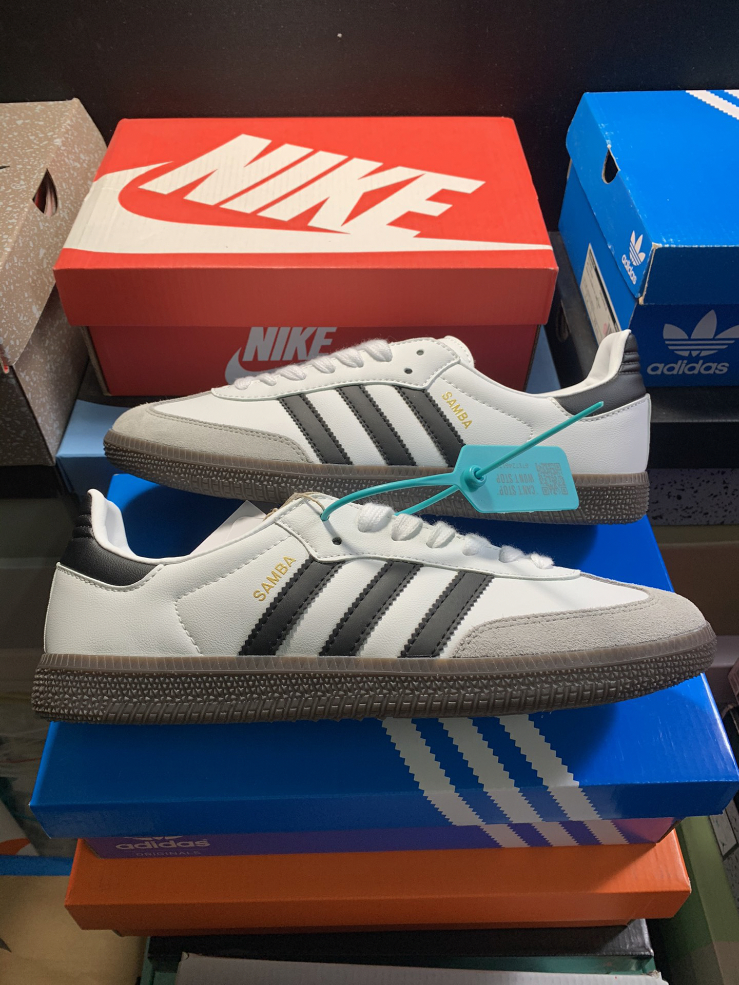 Adidas Sneakers