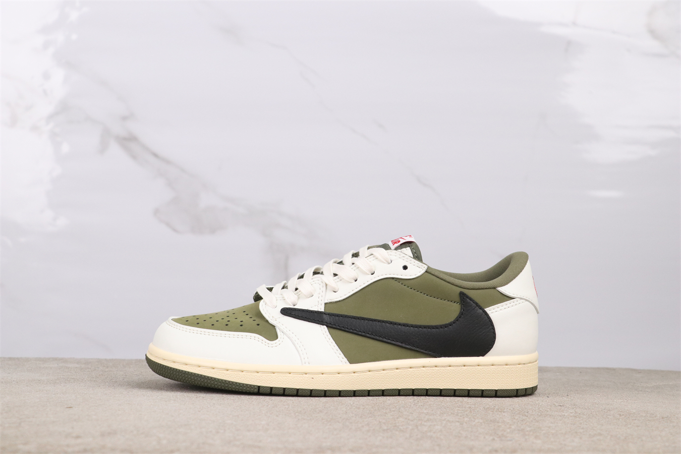 Jordan Low Sneakers