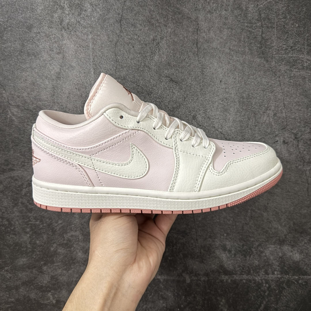 Jordan Air Jordan 1 Low Sneakers
