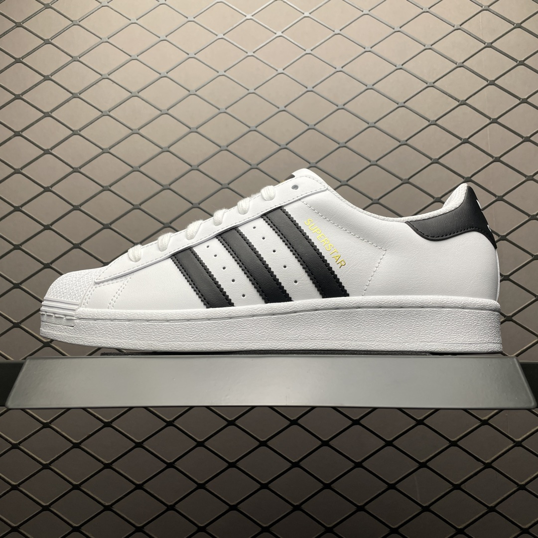 Adidas Superstar Sneakers