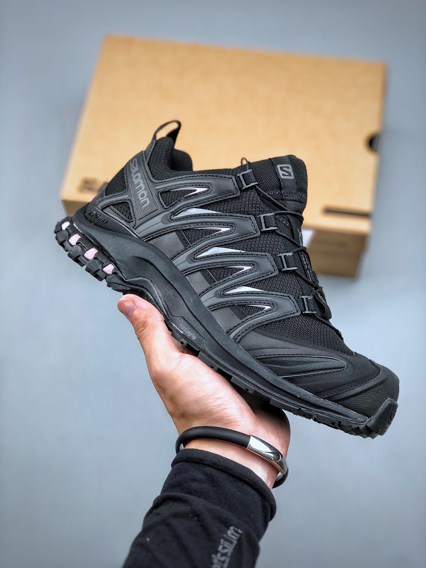 Salomon Sneakers