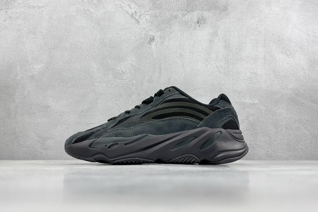 Yeezy Sneakers