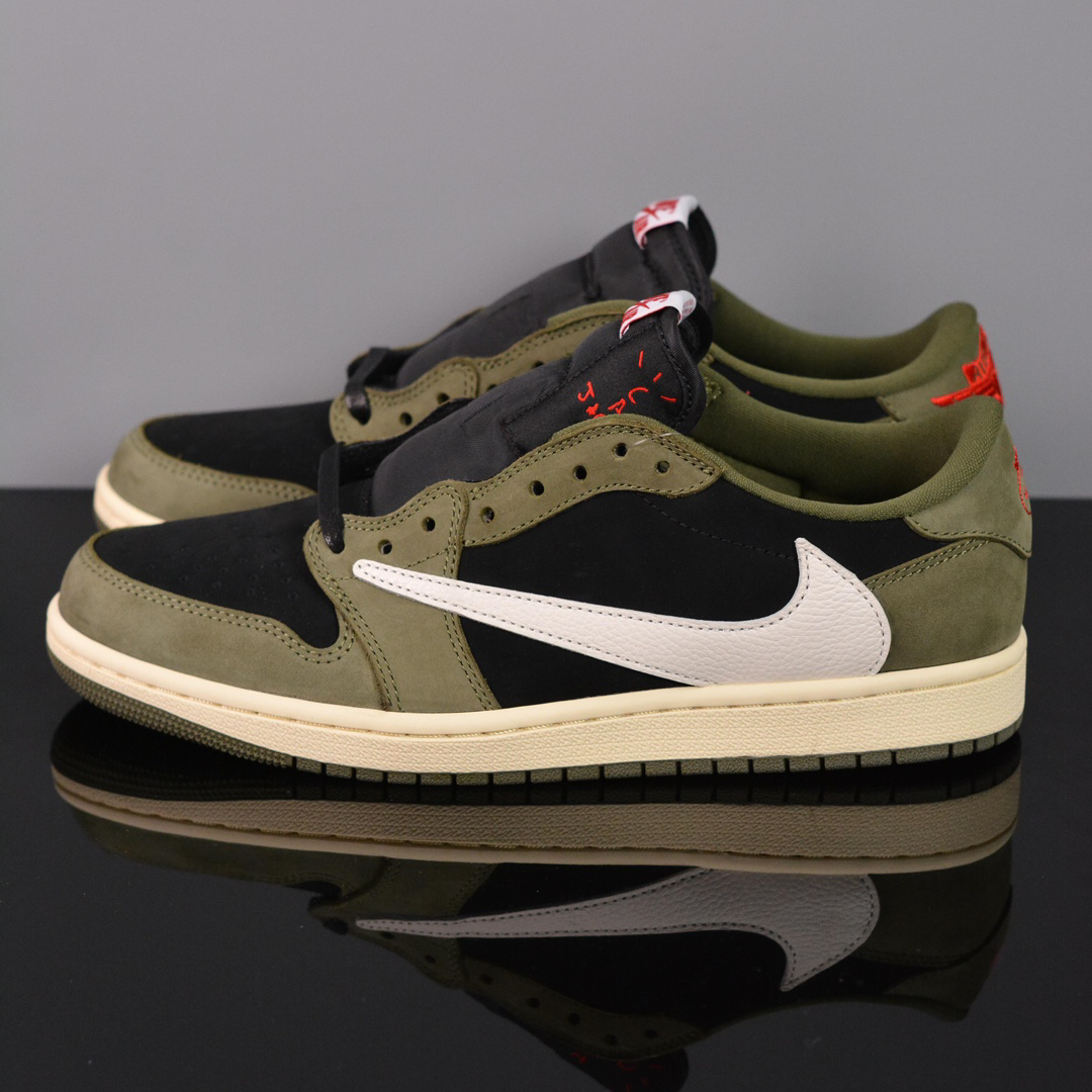 Jordan Air Jordan 1 Low Sneakers