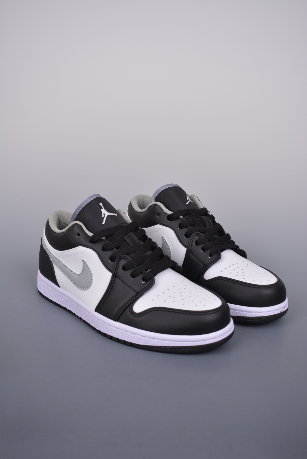 Jordan Air Jordan 1 Low Sneakers