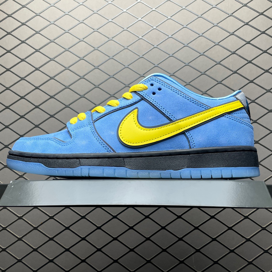 Nike Dunk Low Sneakers